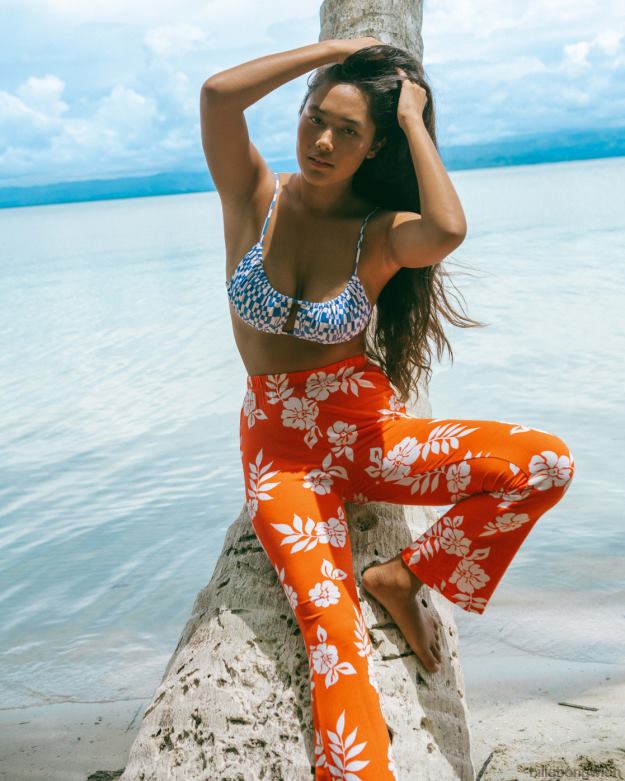 Billabong Clothing 00V681815 | Billabong hoch dehnbare, ausgestellte Strickhose rotes Aloha Frauen