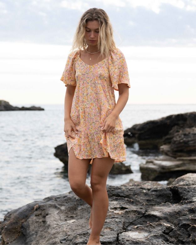 Billabong Clothing 00V681948 | Billabong Nehmen Sie ein Risiko ein, Babydoll-Kleid Pfirsichpunsch Frauen